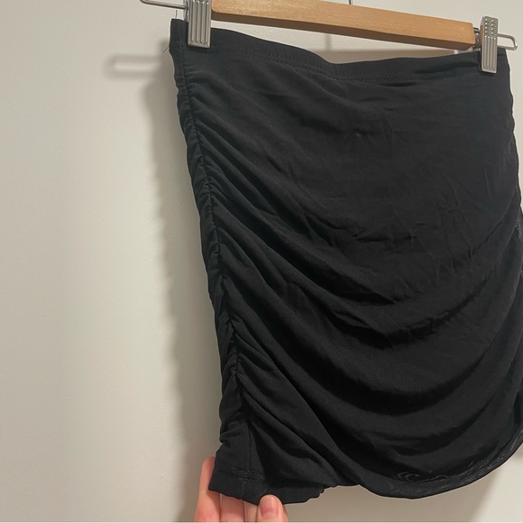 Rouched black mini skirt - Picture 4 of 4